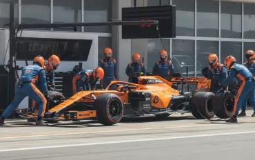 Dominio McLaren a Budapest: Lando Norris trionfa, ma Kimi Antonelli resta il Re del Mondiale