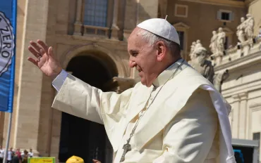  La scomparsa di Papa Francesco e la sua tessera del San Lorenzo: una coincidenza sorprendente e toccante