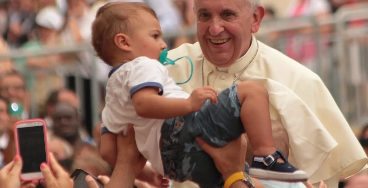  Jorge e il barrio Flores: Papa Francesco (detto 'pata dura') giocava a calcio con gli amici