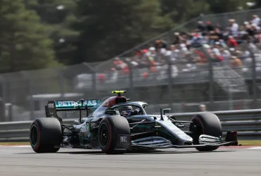 Kimi Antonelli domina la Formula 1: l'elogio di Stefano Domenicali per il nuovo idolo italiano