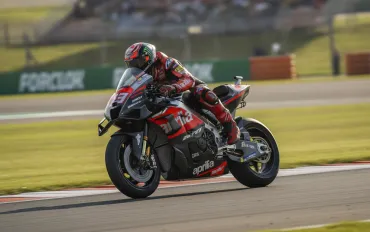 MotoGP Silverstone 2026: Bezzecchi sfida il dolore mentre Martin punta all'allungo iridato