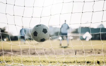 Serie A: il Cagliari sbanca il Bentegodi e si avvicina alla salvezza