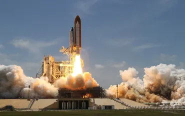 Amazon lancia in orbita satelliti rivali di Starlink