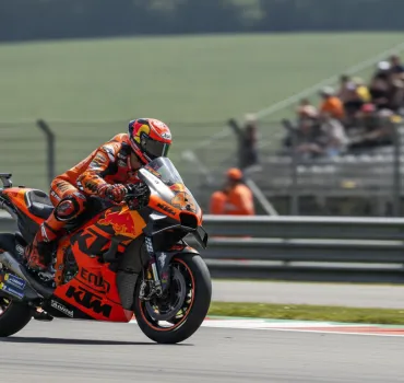 MotoGP, Acosta sorprende a Silverstone: un quinto posto per guardare al vertice