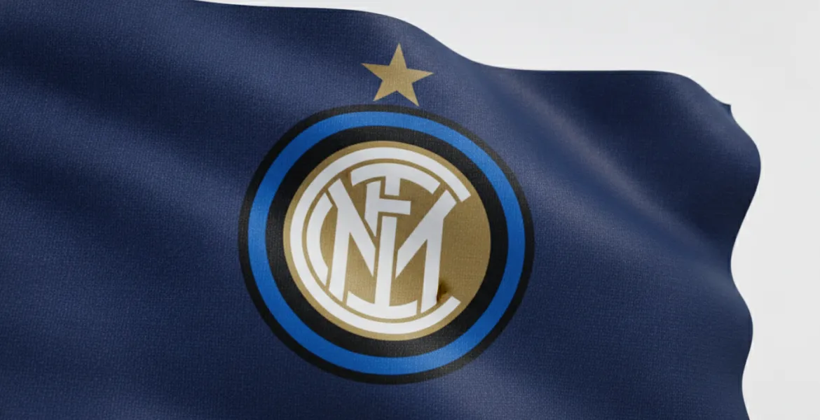 L’Inter accoglie Djed Spence: l'erede di Dumfries sbarca a Milano per il salto definitivo