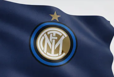 L’Inter accoglie Djed Spence: l'erede di Dumfries sbarca a Milano per il salto definitivo