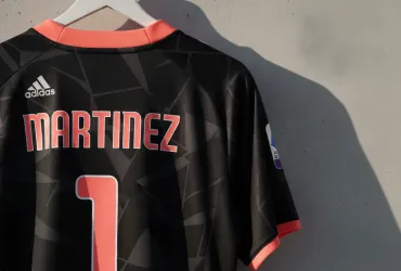 Juve, assalto finale a Dibu Martinez: contatti con l'Aston Villa per il portiere