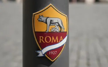 Roma, spettacolo e rimpianti a Dortmund: Dybala incanta ma finisce 2-2