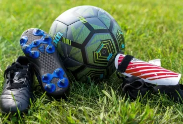 Ciro Immobile dice addio al calcio: il re dei bomber posa gli scarpini su un cuscino di gloria