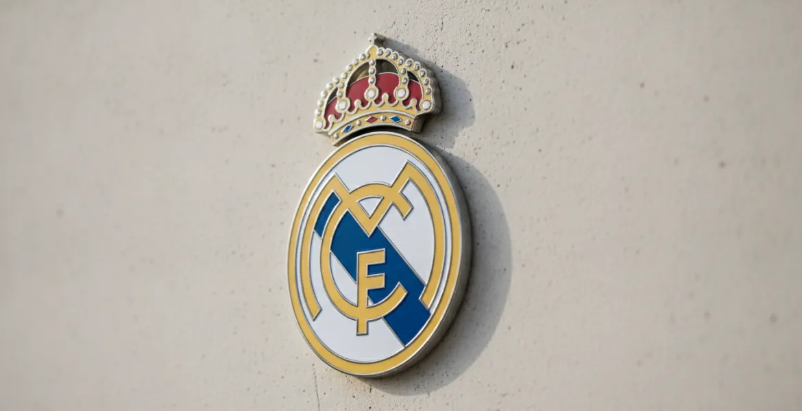 Mourinho e il mistero dell'occhio nero: il Real Madrid domina lo Schalke 04