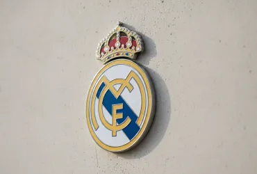 Mourinho e il mistero dell'occhio nero: il Real Madrid domina lo Schalke 04