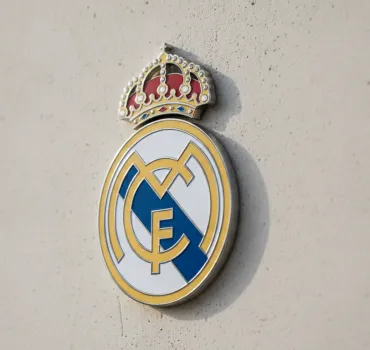Mourinho e il mistero dell'occhio nero: il Real Madrid domina lo Schalke 04