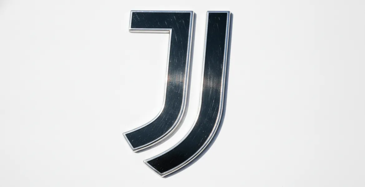 Juve, piano mercato 2026: tre colpi in canna ma prima l'addio di David blocca l'arrivo di Zirkzee