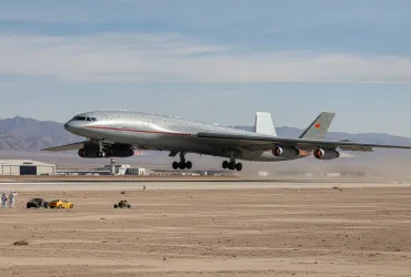 La Cina sfida il futuro dell'aviazione: decollano i test per il colossale aereo a ala volante