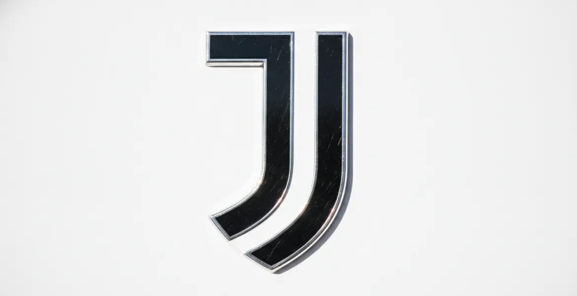 Juve, il piano finale di Carnevali e Massara: Zirkzee e Kessié per sognare lo Scudetto