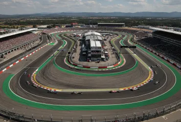 F1 e Intelligenza Artificiale: Perché la Flessibilità Cognitiva è la Nuova Frontiera del Talento