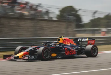 Verstappen e Red Bull, il legame continua: ufficiale il rinnovo fino al 2030