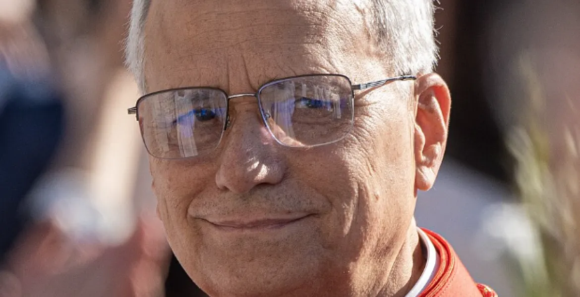 Papa Leone XIV al Meeting di Rimini: l'abbraccio della folla e il monito per le nuove generazioni
