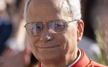 Papa Leone XIV al Meeting di Rimini: l'abbraccio della folla e il monito per le nuove generazioni