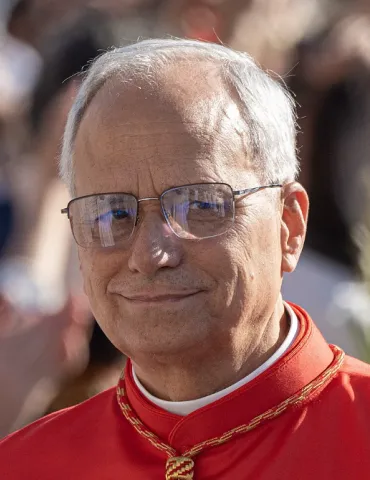 Papa Leone XIV al Meeting di Rimini: l'abbraccio della folla e il monito per le nuove generazioni