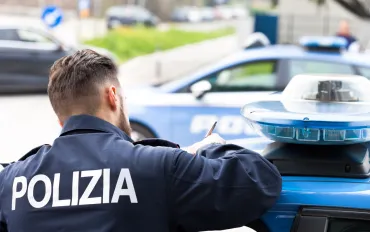 Scoperta sala giochi abusiva a Catania: la polizia sequestra slot illegali