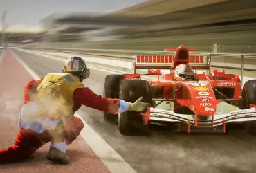 Tensioni in casa Ferrari: Hamilton e Leclerc si lamentano in gara