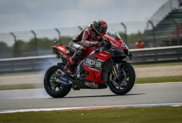 MotoGP 2026, Aragon accende il duello Aprilia: Bezzecchi sfida il dolore, Martin vede il titolo