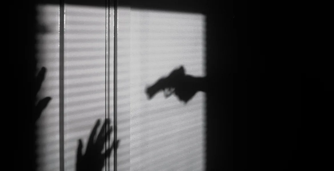 Furto notturno in un bar di Lecco: danni ingenti
