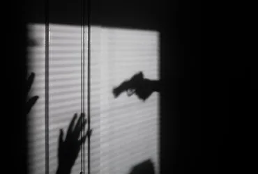 Furto notturno in un bar di Lecco: danni ingenti