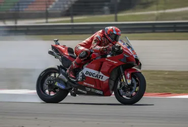 Marc Marquez domina ad Aragon: bis trionfale al Motorland e assalto al Mondiale
