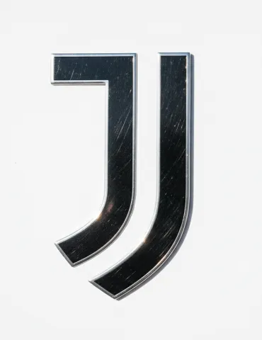 Emergenza Juventus: Yildiz Operato e Ansia Thuram, Infermeria Piena a Torino