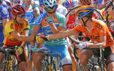 Il Giro d'Italia 2025 parte dall'Albania: una tappa storica