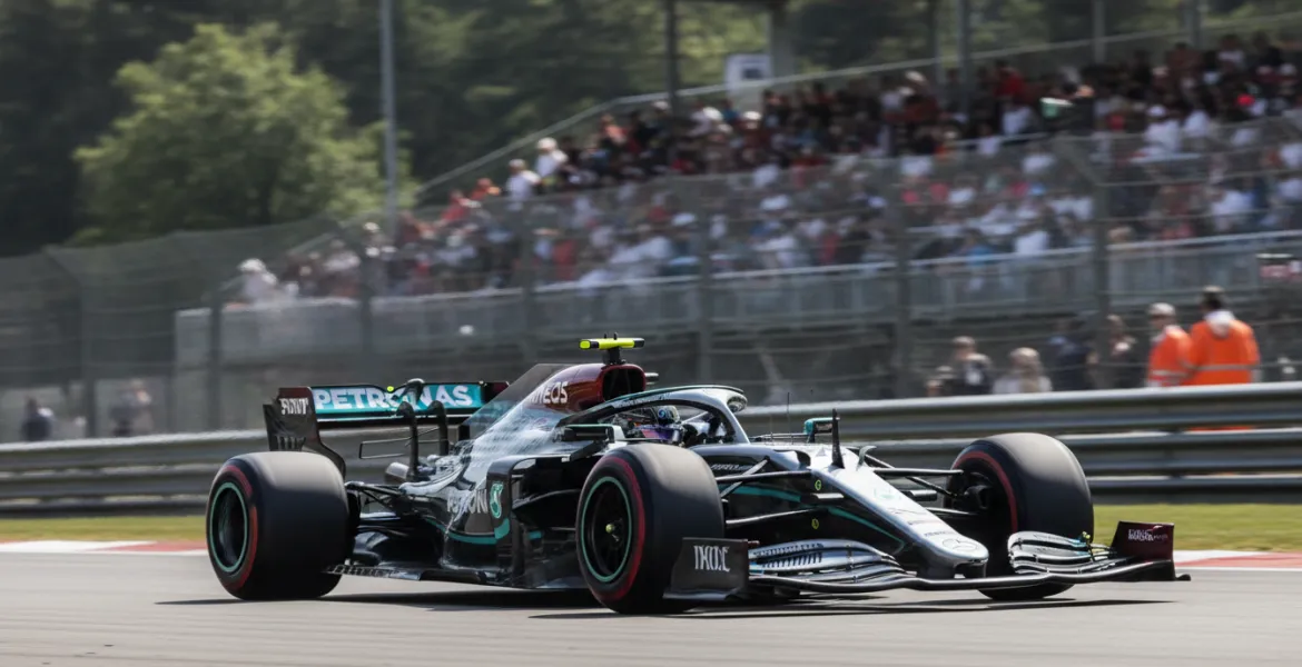 Mercedes shock a Monza: Kimi Antonelli penalizzato, Toto Wolff svela la strategia