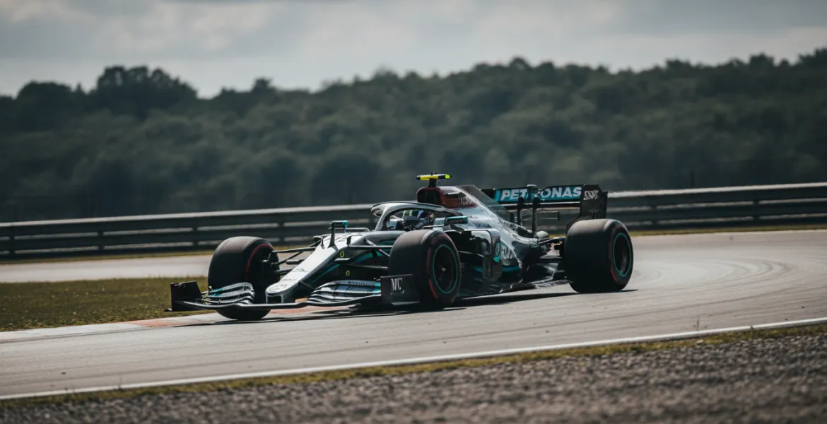 Kimi Antonelli e la sfida di Monza: la grande rimonta Mercedes verso il titolo mondiale