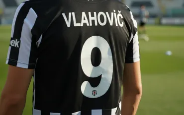 Vlahovic Re d'Istanbul: il Besiktas abbatte il Fenerbahce nel derby