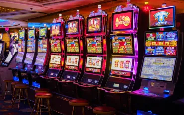 Casinò di Toronto Multati: Azzardo Accessibile a Minorenni