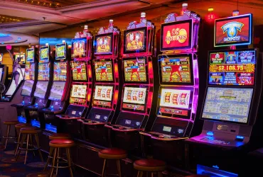 Casinò di Toronto Multati: Azzardo Accessibile a Minorenni
