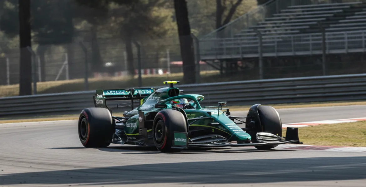 Aston Martin guarda al futuro: stop agli sviluppi AMR26 per puntare tutto sul 2027