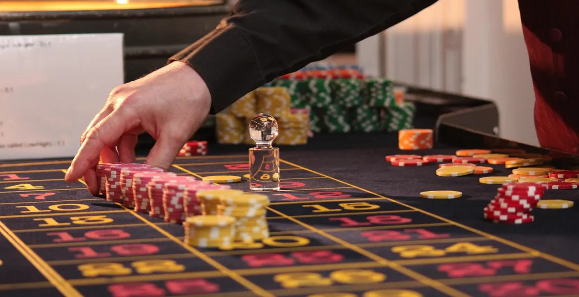 Analisti Finanziari Uniti Contro la Frode nel Gioco Online