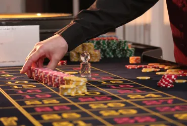 Analisti Finanziari Uniti Contro la Frode nel Gioco Online