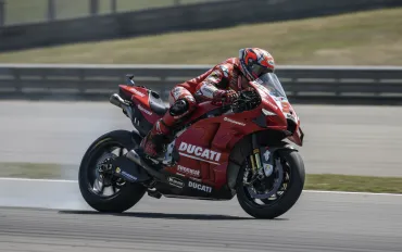 Marquez domina la Sprint di Misano: Bezzecchi battuto, Bagnaia sprofonda