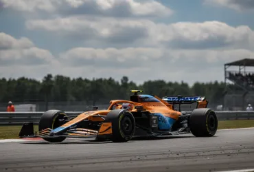 Norris beffa Antonelli per un soffio: Pole Position stellare in Spagna