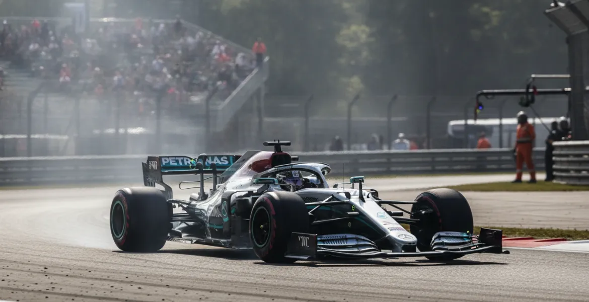Antonelli Trionfa in Spagna: Mercedes Imbattibile al Madring, Norris Beffato