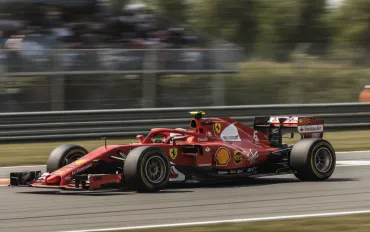 Hamilton-Ferrari, dramma a Madrid: Lewis si ritira, Leclerc resiste ed è quarto