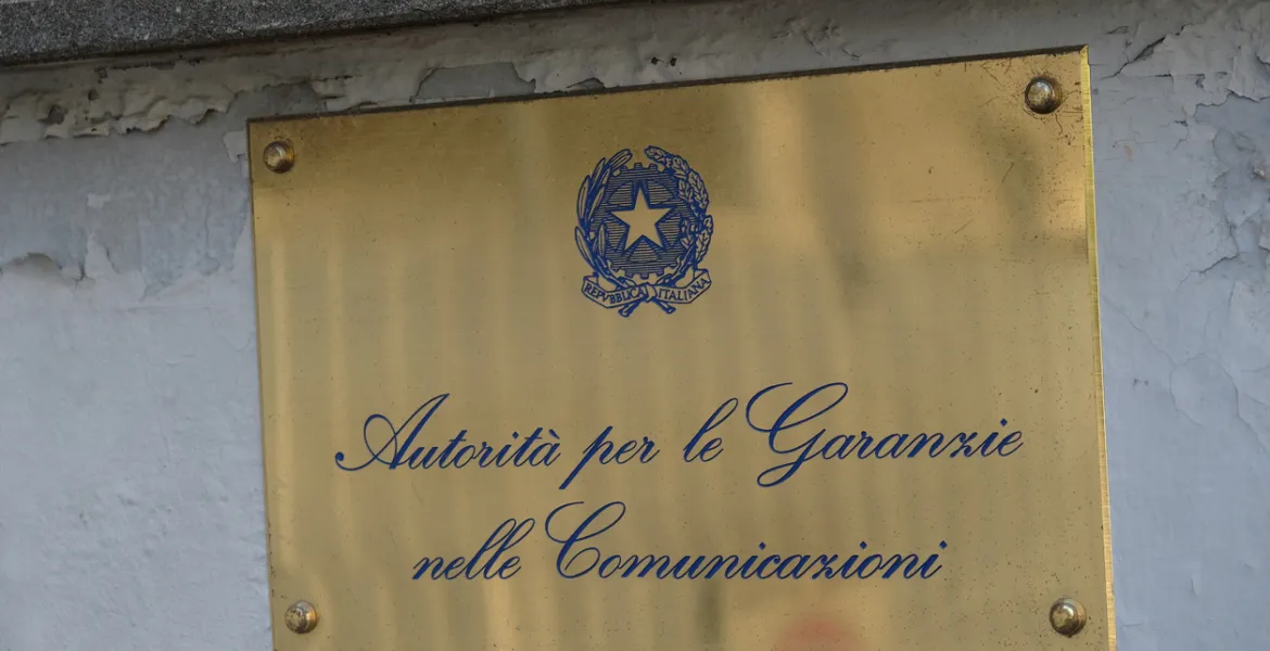 Nuove Regole AGCOM: Verifica dell'Età nei Video Pornografici