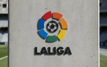 Barcellona inarrestabile, Raphinha e Cancelo firmano il set: Racing travolto 7-2