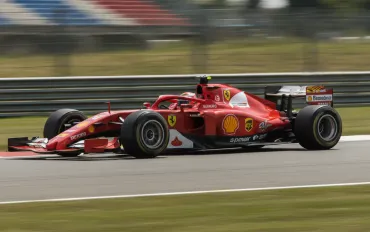 Crisi Ferrari a Madrid: il ritiro di Hamilton riapre la sfida mondiale con McLaren