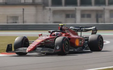 Hamilton spegne le polemiche: Nessun ammutinamento, restiamo uniti per la Ferrari