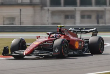 Hamilton spegne le polemiche: Nessun ammutinamento, restiamo uniti per la Ferrari
