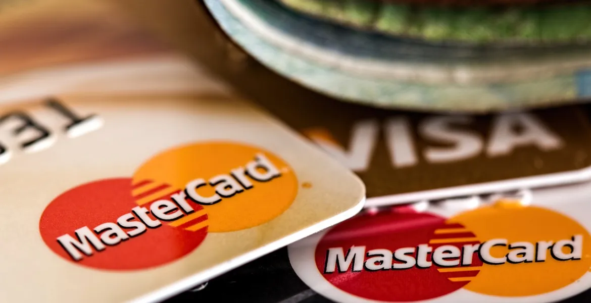 Elon Musk Rivoluziona la Finanza Digitale con XCard